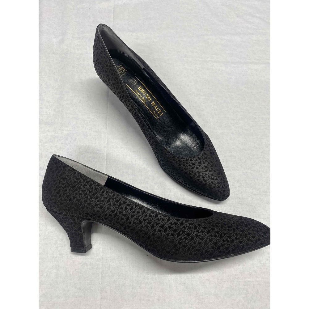 Bruno Magli Italy Witchy Black Patterned Suede Pointed Toe Low‎ Heel Shoes AA 9